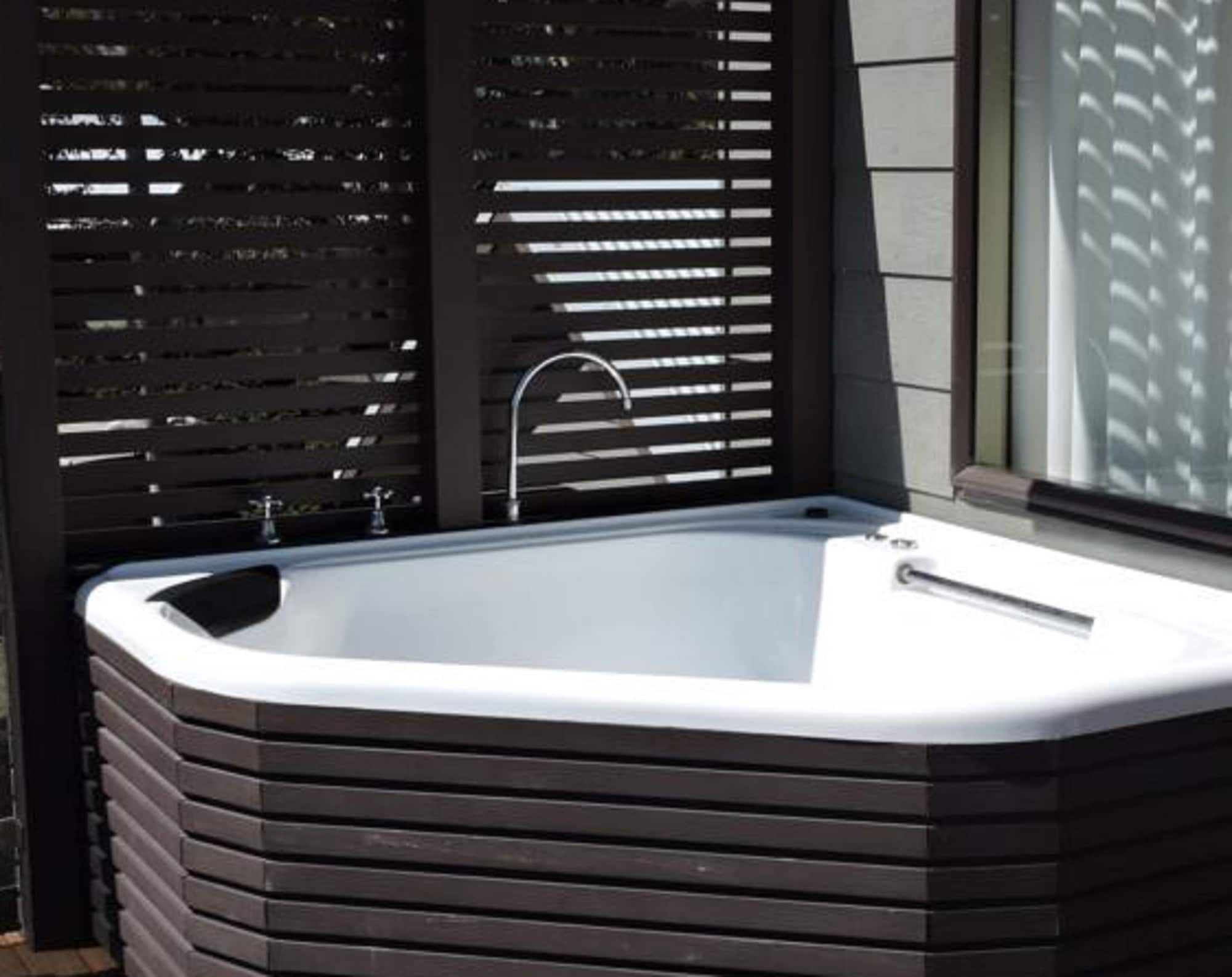 Hermitage LodgeOver view