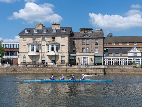 贝德福德天鹅宾馆