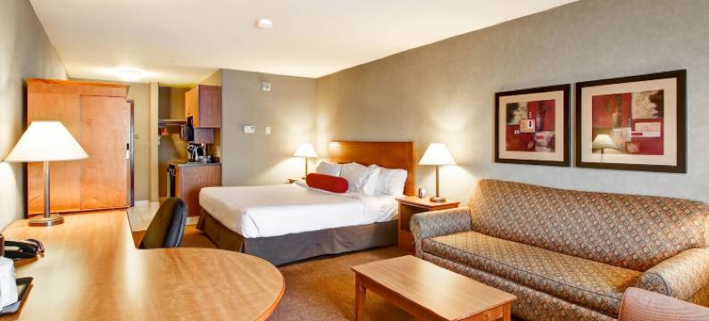 波诺卡华美达酒店(Ramada by Wyndham Ponoka)图片