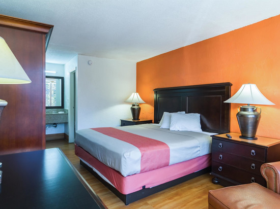 格鲁吉亚汤森 6 号汽车旅馆