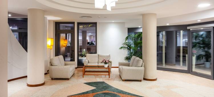 卡罗费利切酒店(Hotel Carlo Felice)图片