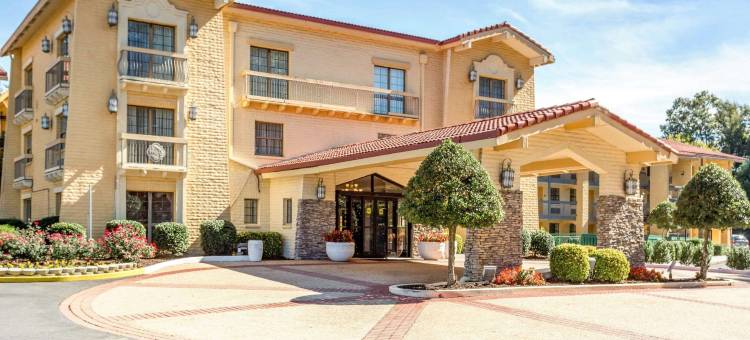 品质酒店及套房-机场(Quality Inn & Suites Airport)图片