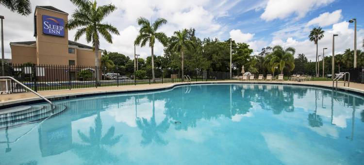 迈阿密机场舒眠酒店(Sleep Inn Miami Airport)图片