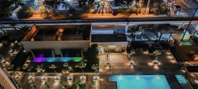 在The Signature的带阳台的高级套房(Premium Suite w/Balcony at the Signature)图片