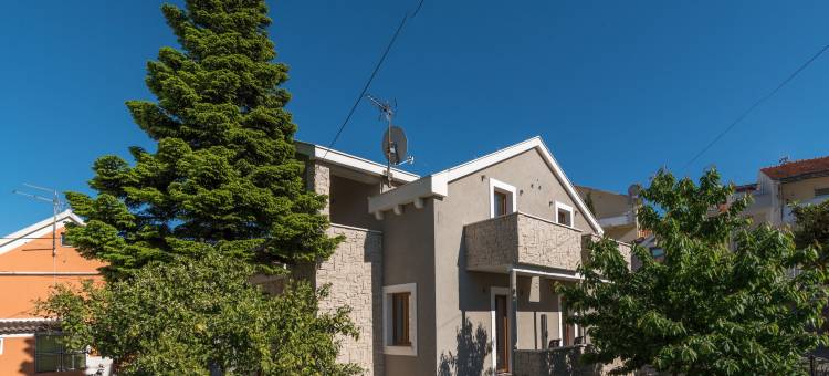 路西亚特罗吉尔别墅旅馆(Villa Lučica Trogir)图片