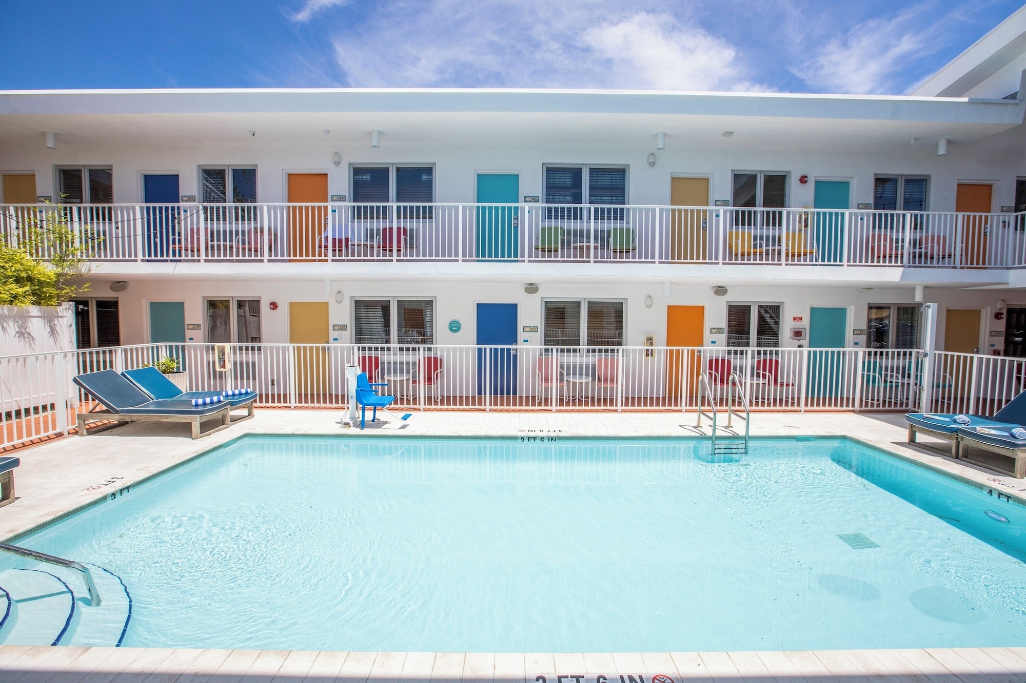 Waterside Hotel and SuitesOver view