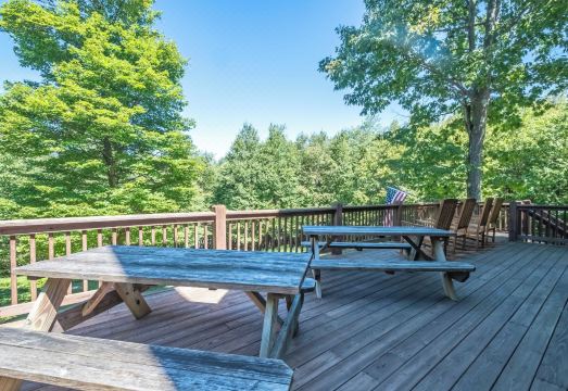 Lucky 12 Hotel Overview