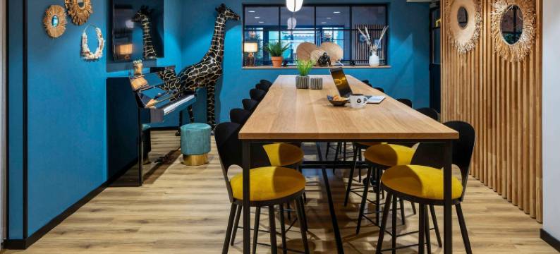 永河畔拉罗什中心美居酒店(Hôtel Mercure la Roche-Sur-Yon Centre)图片