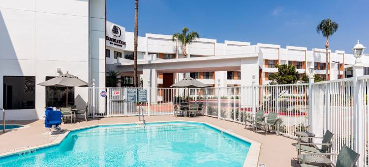 波莫那希尔顿逸林酒店(Doubletree by Hilton Pomona)图片