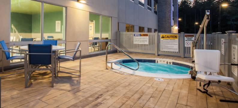 智选假日酒店-昆斯伯里/乔治湖区(Holiday Inn Express & Suites QUEENSBURY - LAKE GEORGE AREA by IHG)图片