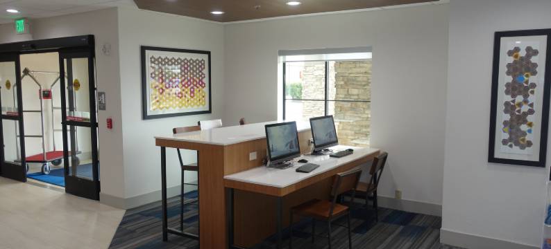 智选假日套房酒店-布伦特伍德(Holiday Inn Express & Suites BRENTWOOD by IHG)图片