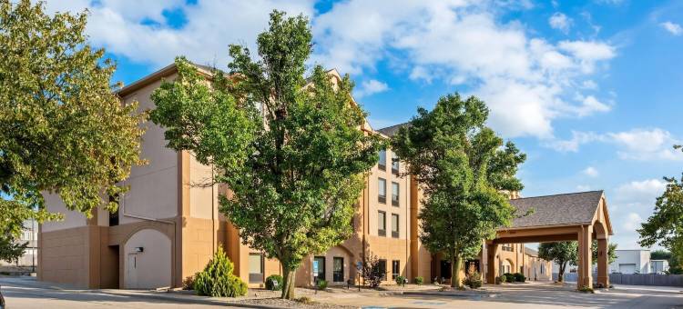 锡达拉皮兹戴斯套房酒店(Days Inn & Suites by Wyndham Cedar Rapids)图片