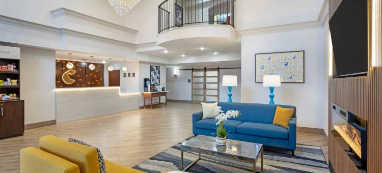 东布朗士维克南河舒适套房酒店(Comfort Suites East Brunswick - South River)图片