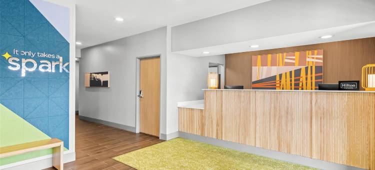 特拉弗斯城Spark酒店(Spark by Hilton Traverse City)图片