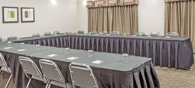 德雷顿谷华美达酒店(Ramada by Wyndham Drayton Valley)图片