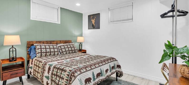 Cozy Den Retreat - Hot Tub - Game Room - BBQ - Fire Pit Min to Downtown Denver图片