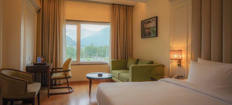 萨罗瓦尔斯里纳格高级酒店(Sarovar Premiere Srinagar)图片