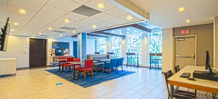 安纳海姆西智选假日酒店(Holiday Inn Express ANAHEIM WEST by IHG)图片