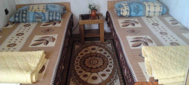 在Fonyód的一整栋带花园的度假房，可供2-10人使用(A Whole Holiday House with a Garden in Fonyód for 2-10 Persons)图片