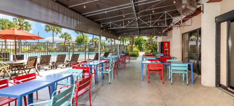 迈阿密机场红屋顶PLUS+酒店(Red Roof PLUS+ Miami Airport)图片