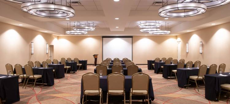 希尔顿逸林套房酒店-查尔斯顿机场(DoubleTree by Hilton Hotel and Suites Charleston Airport)图片