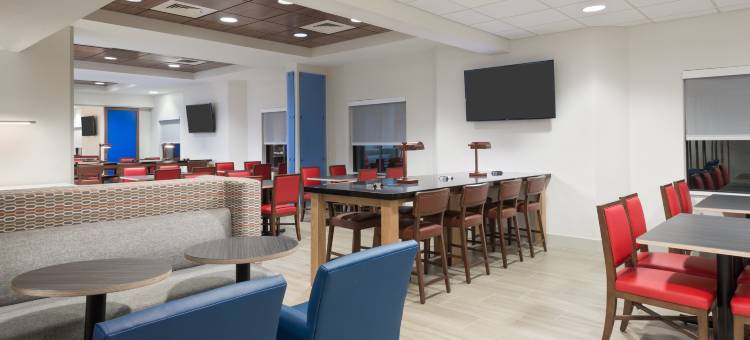 智选假日套房酒店最近奥兰多环球影城(Holiday Inn Express & Suites Nearest Universal Orlando)图片