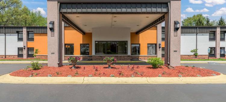 波蒂奇中央区的品质套房酒店(Quality Inn & Suites)图片