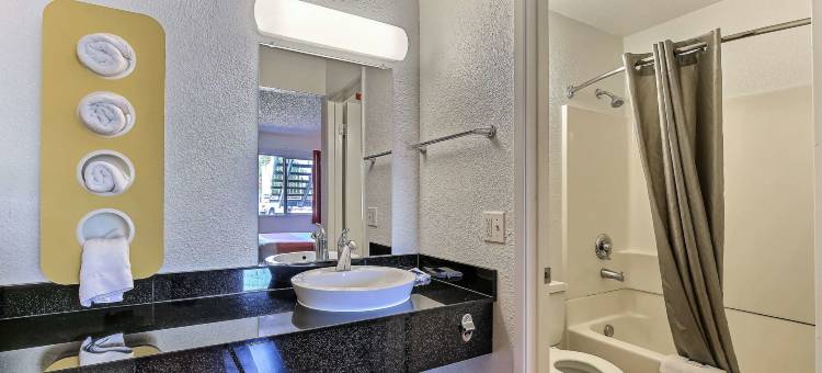 普莱森顿6号汽车旅馆(Motel 6 Pleasanton, CA)图片