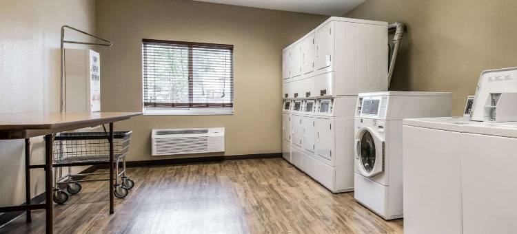 宾夕法尼亚华盛顿郊区套房酒店(Suburban Studios Washington, PA)图片