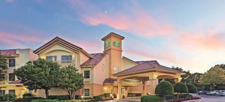 达拉斯艾迪生广场拉昆塔温德姆套房酒店(La Quinta Inn & Suites by Wyndham Dallas - Addison Galleria)图片
