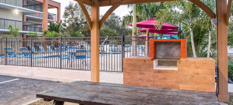 萨拉索塔湾温德姆戴斯酒店(Days Inn by Wyndham Sarasota Bay)图片