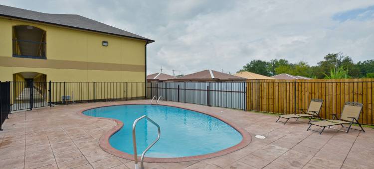 查尔斯湖I-210出口11美洲最佳价值套房酒店(Americas Best Value Inn Lake Charles Interstate 210)图片