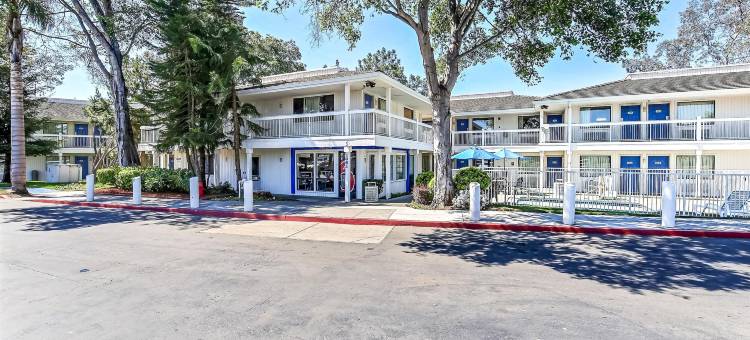 艾姆巴克德拉奥克兰6号汽车旅馆(Oakland, CA - Embarcadero)图片