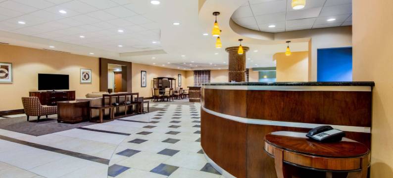 贝艾尔I-95出口77A拉昆塔温德姆套房酒店(La Quinta Inn & Suites by Wyndham Bel Air/I-95 Exit 77A)图片