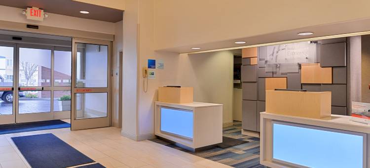 Holiday Inn Express 伍德兰德(Holiday Inn Express WOODLAND by IHG)图片