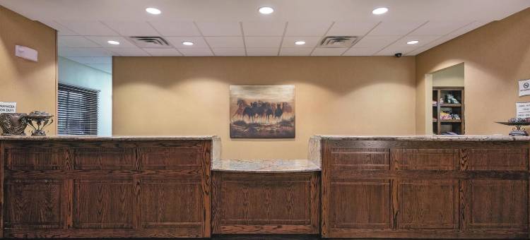 沃思堡东北购物中心拉昆塔温德姆套房酒店(La Quinta Inn & Suites by Wyndham Fort Worth NE Mall)图片