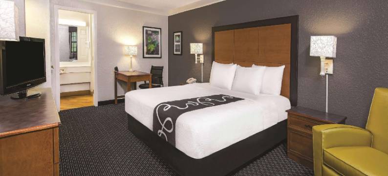 北伍德兰兹温德姆速 8 酒店(Super 8 by Wyndham The Woodlands North)图片