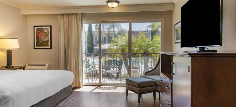 皇家橡树贝斯特韦斯特优质酒店(Best Western Plus Royal Oak Hotel)图片