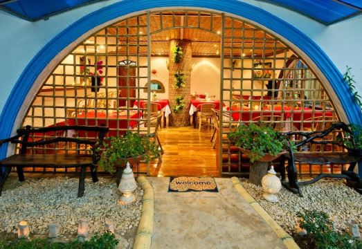 Floral Villarosa Hotel Overview