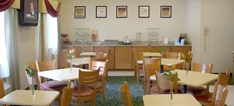 特雷霍特万枫酒店及套房(Fairfield Inn & Suites Terre Haute)图片