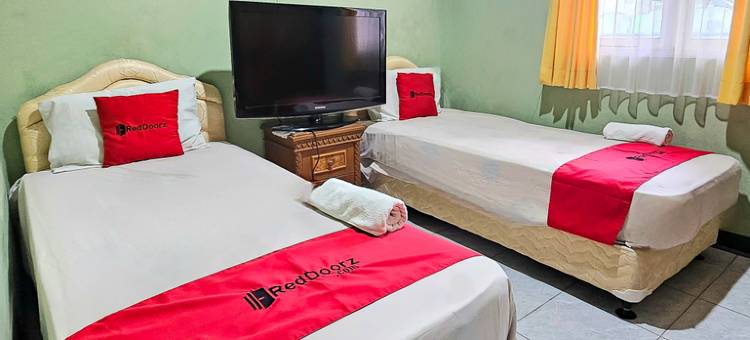 Capital O 93949 由普帕酒店管理的波普奇酒店(RedDoorz at Linggarjati Kuningan)图片