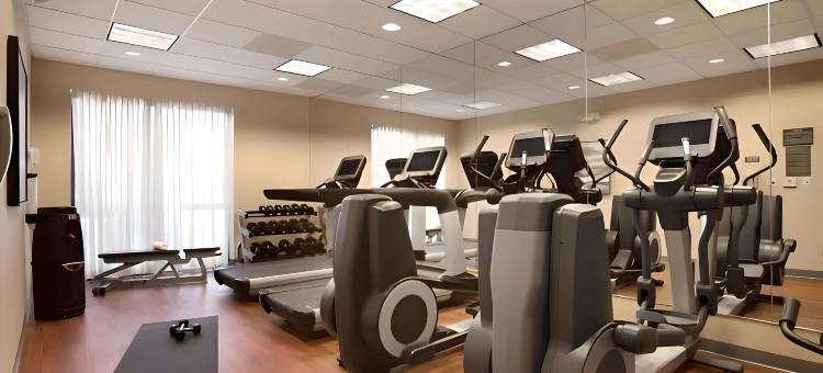康福特套房密尔沃基西酒店(Comfort Suites Milwaukee West)图片
