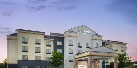伯明翰貝瑟默萬楓酒店及套房