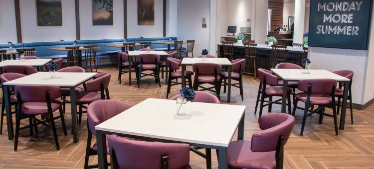 达文波特四城地区万枫酒店及套房(Fairfield Inn & Suites Davenport Quad Cities)图片