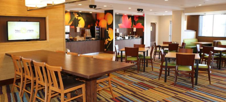 鲍灵格林万枫酒店及套房(Fairfield Inn & Suites Bowling Green)图片