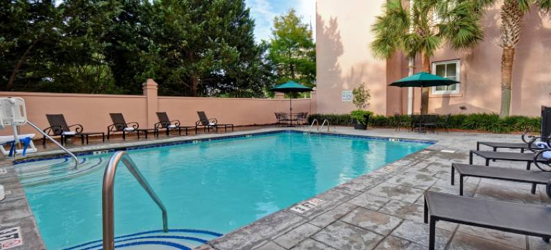 希尔顿安泊酒店-查尔斯顿历史区(Embassy Suites by Hilton Charleston Historic District)图片