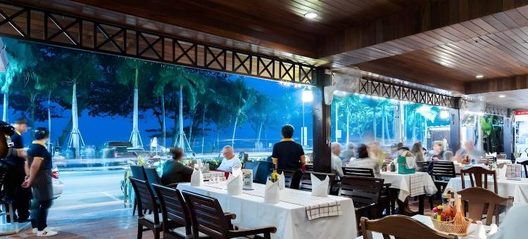 乔木提恩船屋酒店(Jomtien Boathouse)图片