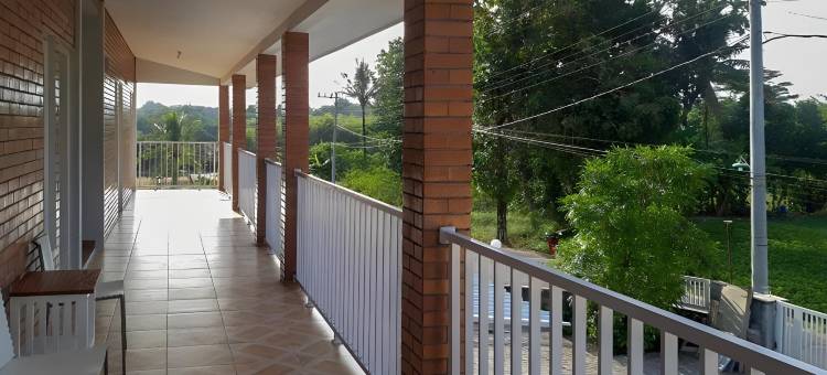 阿卡西亚清真之家-靠近日惹艾西雅大学-红门酒店合作(House Acasia Syariah Near Universitas Aisyiah Yogyakarta Mitra RedDoorz)图片