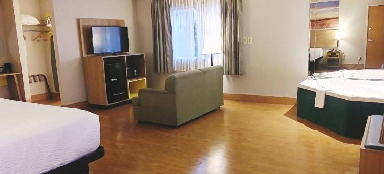 欧塞奇比奇奥扎克湖温德姆戴斯酒店(Days Inn by Wyndham Osage Beach Lake of the Ozarks)图片
