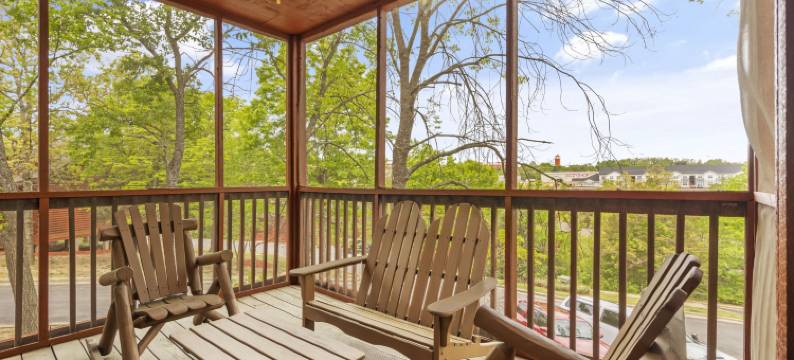 Connected Cabins with Cozy Living Space - Inviting Family Retreat图片